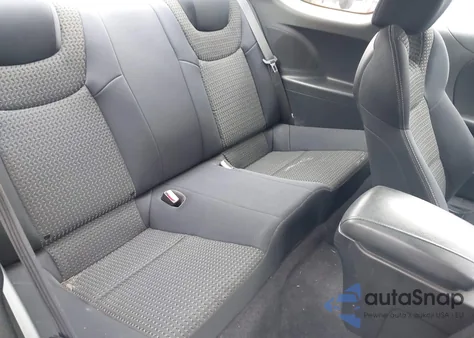 2012 Hyundai Genesis 2.0T z USA, uszkodzony, nr VIN KMHHT6KD0CU072600